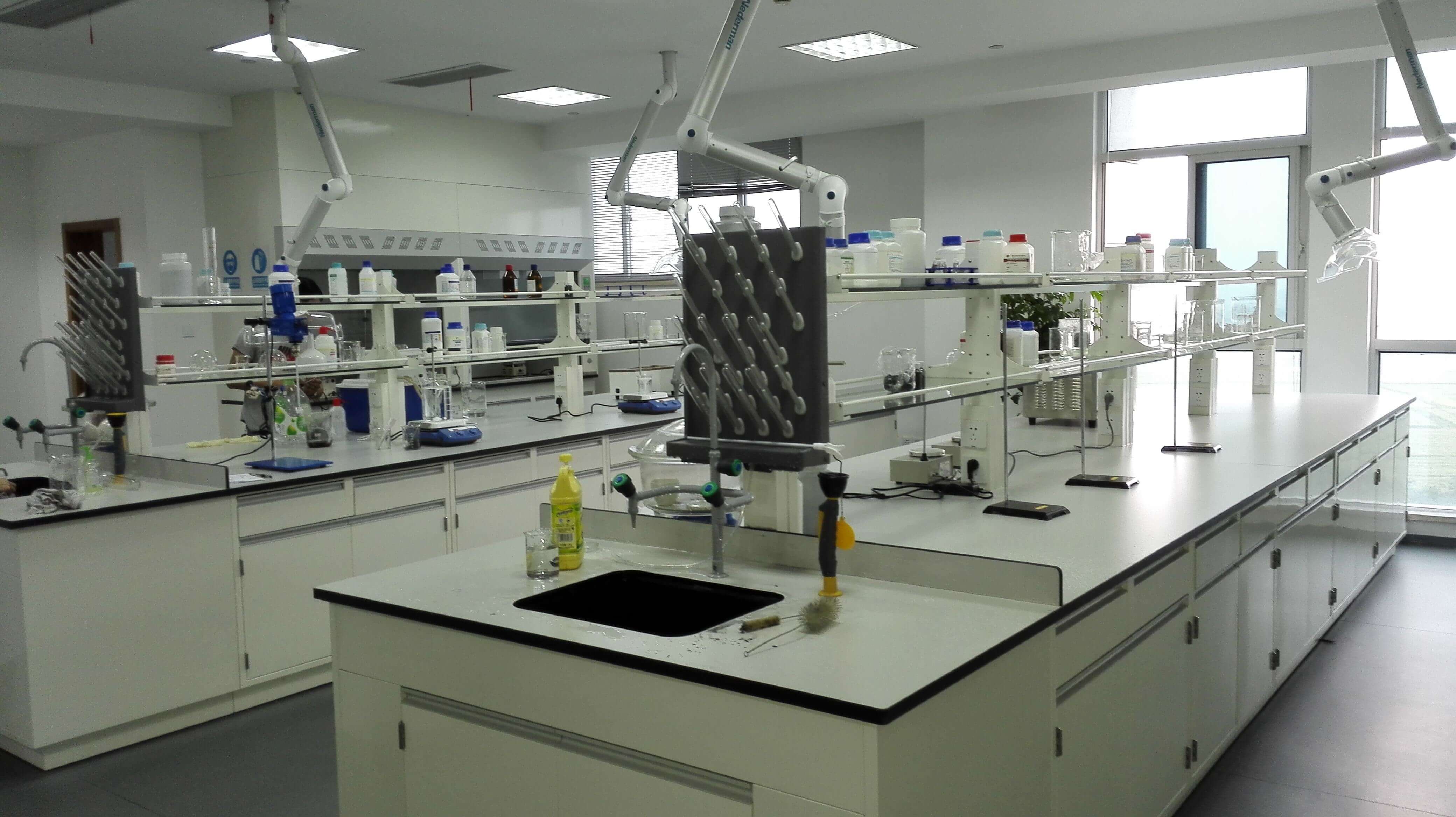 申江不銹鋼儲氣罐在制藥廠實(shí)驗(yàn)室的應(yīng)用 申江不銹鋼儲氣罐在制藥廠實(shí)驗(yàn)室的應(yīng)用